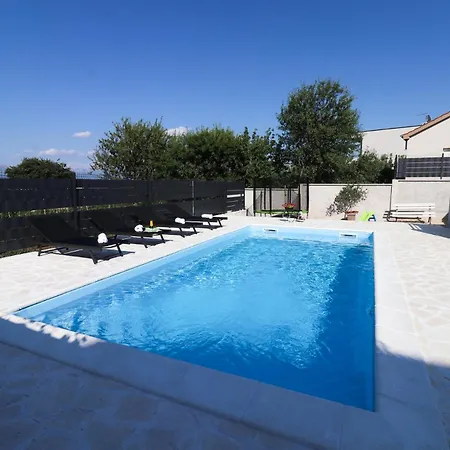 Villa Holiday Pyrus