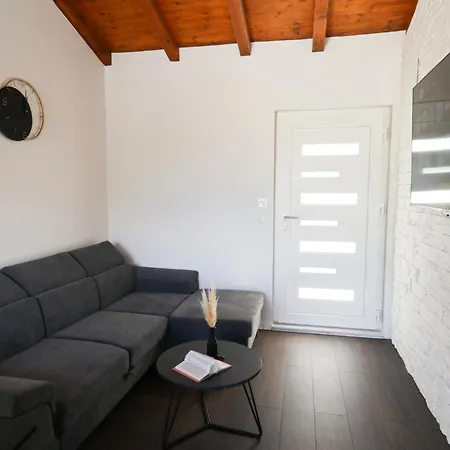 Holiday Pyrus Villa *